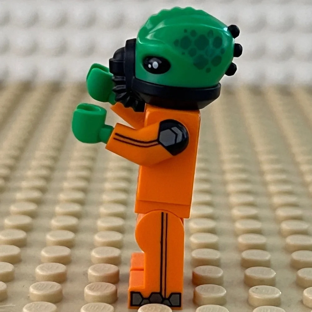 LEGO Alien‎ Minifigure Series 21 Orange Excellent Space Sci-Fi